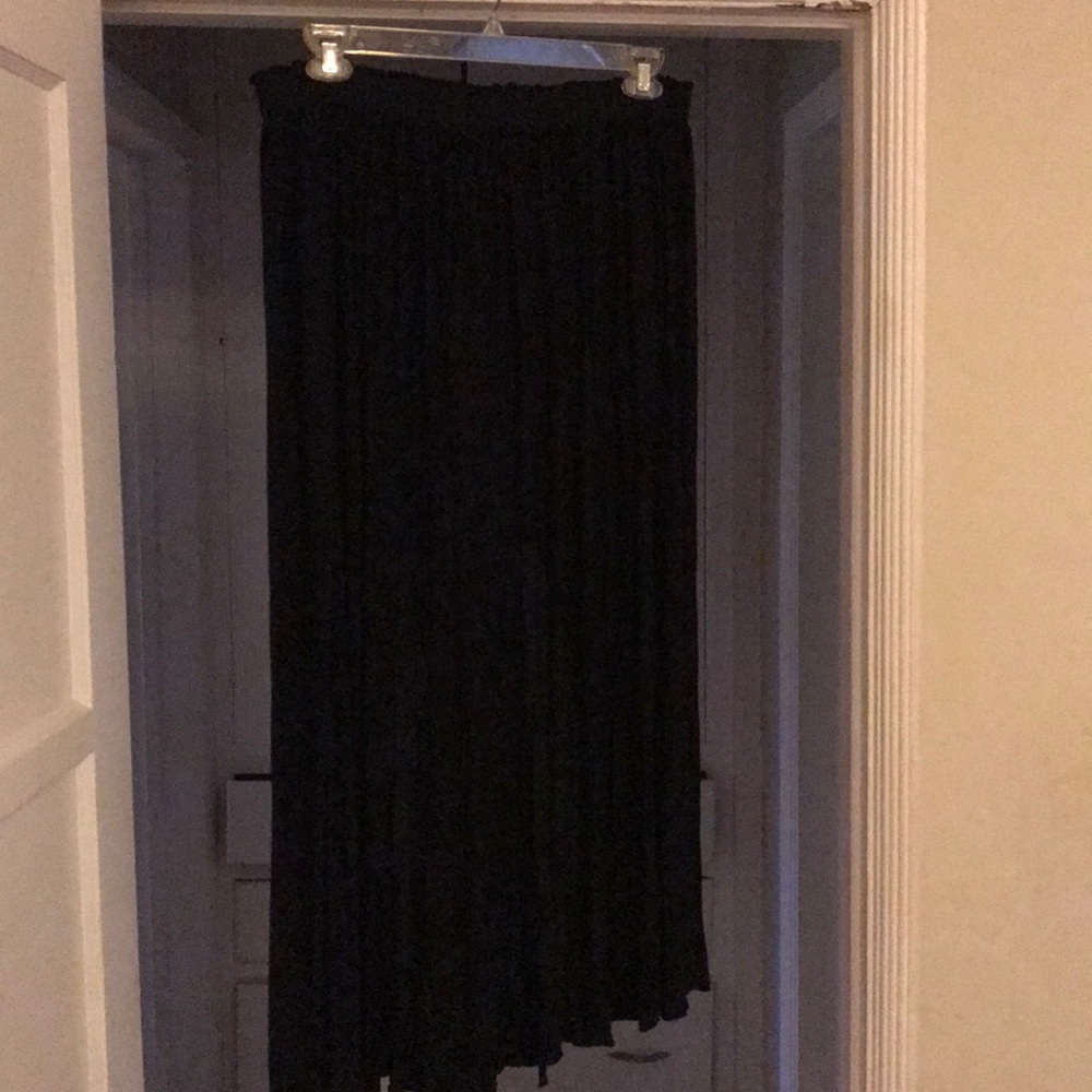 Black maxi skirt, size 2X.